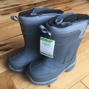 Lands’ End boys grey boots